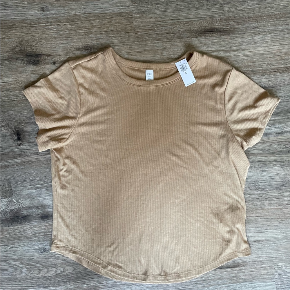 Old Navy ribbed cropped active top